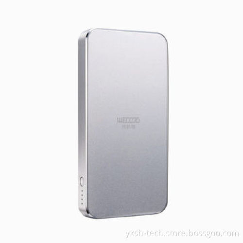 Power bank for iPhone 4, 4600mAh, comes in blue